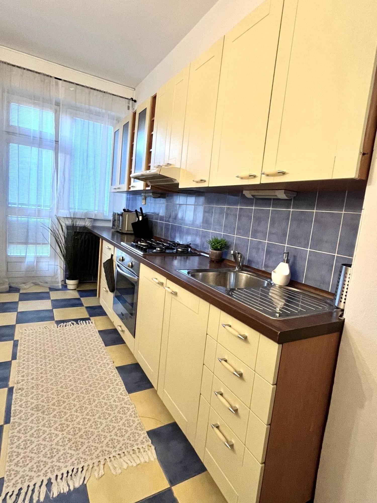 Audrey Hepburn Apartment Cathedral View Top Location Air Conditioned บราติสลาวา ภายนอก รูปภาพ